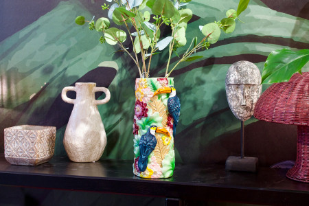 Vase Tukan mit 3D-Figuren