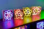 Preview: Tischleuchten Neon Blume in verschiedenen Farben. Erhältlich im Möbelhaus Die Wäscherei - Das Möbelhaus in Hamburg.
