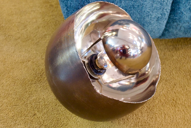 Metall-Bodenleuchte Boule 28 cm