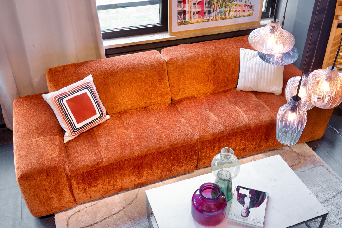 Sofa Akranes in Chenillebezug