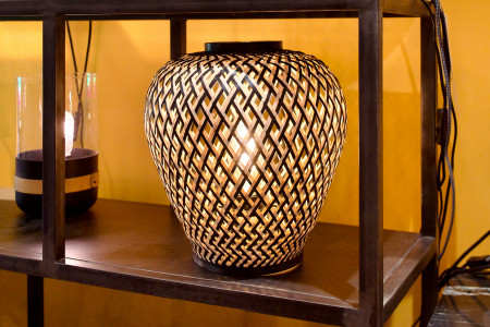 Tischleuchte Hazelnut aus Bambus